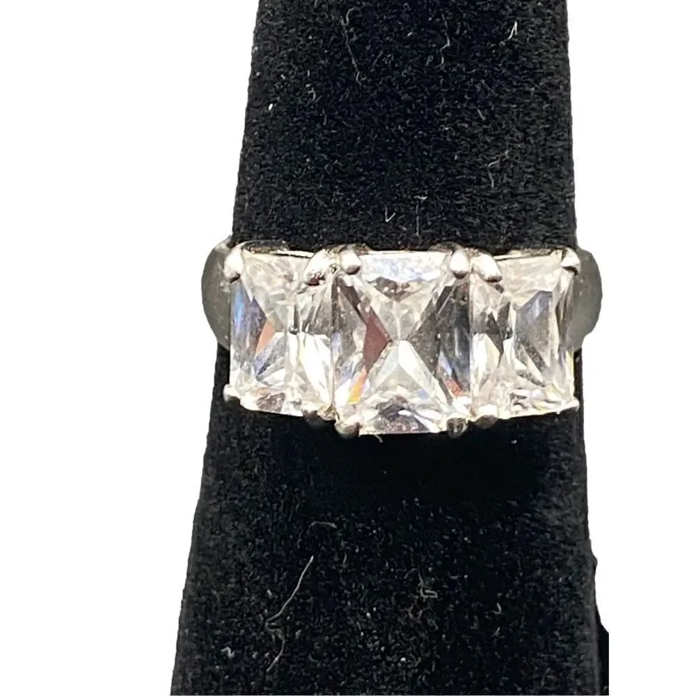 3 stone emerald simulated diamond ring sterling silver 925 1 karat, two 3/4 kara